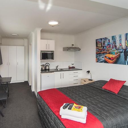 טימארו The Hibernian Studio Apartments - 4 Latter Street מראה חיצוני תמונה