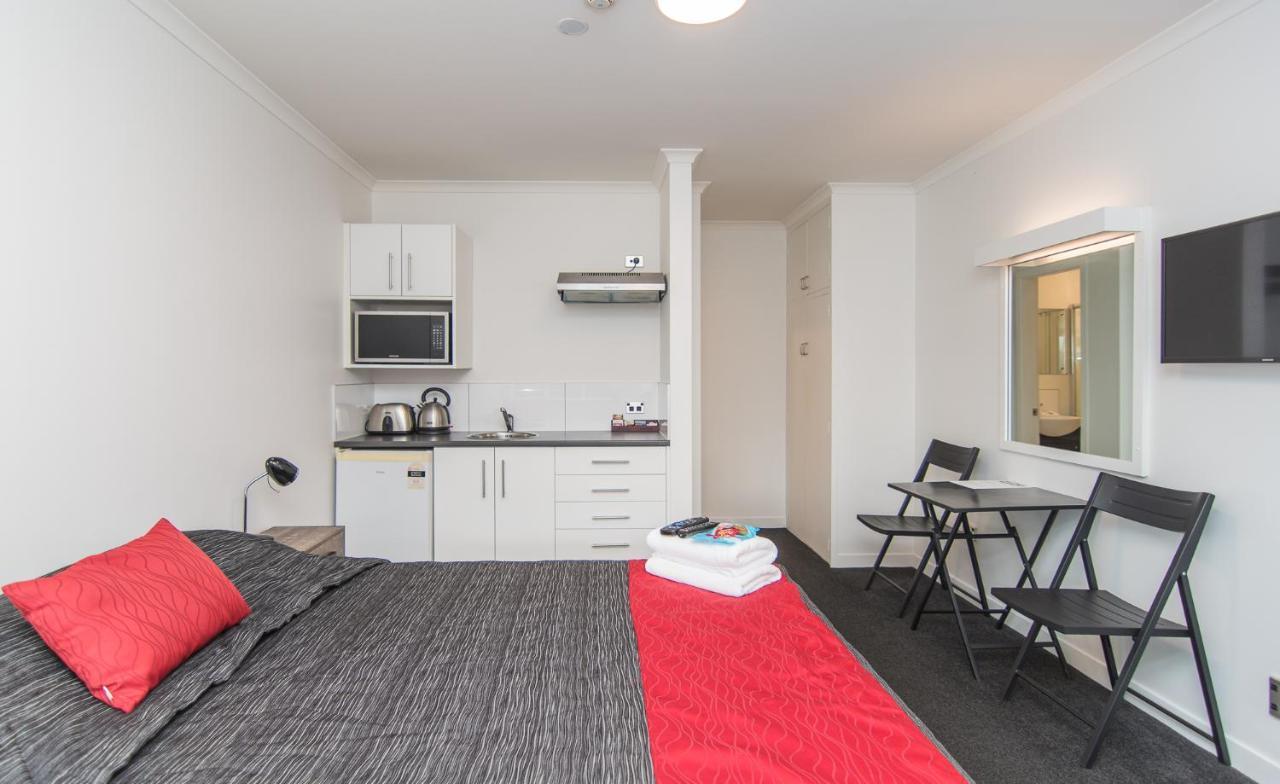 טימארו The Hibernian Studio Apartments - 4 Latter Street מראה חיצוני תמונה