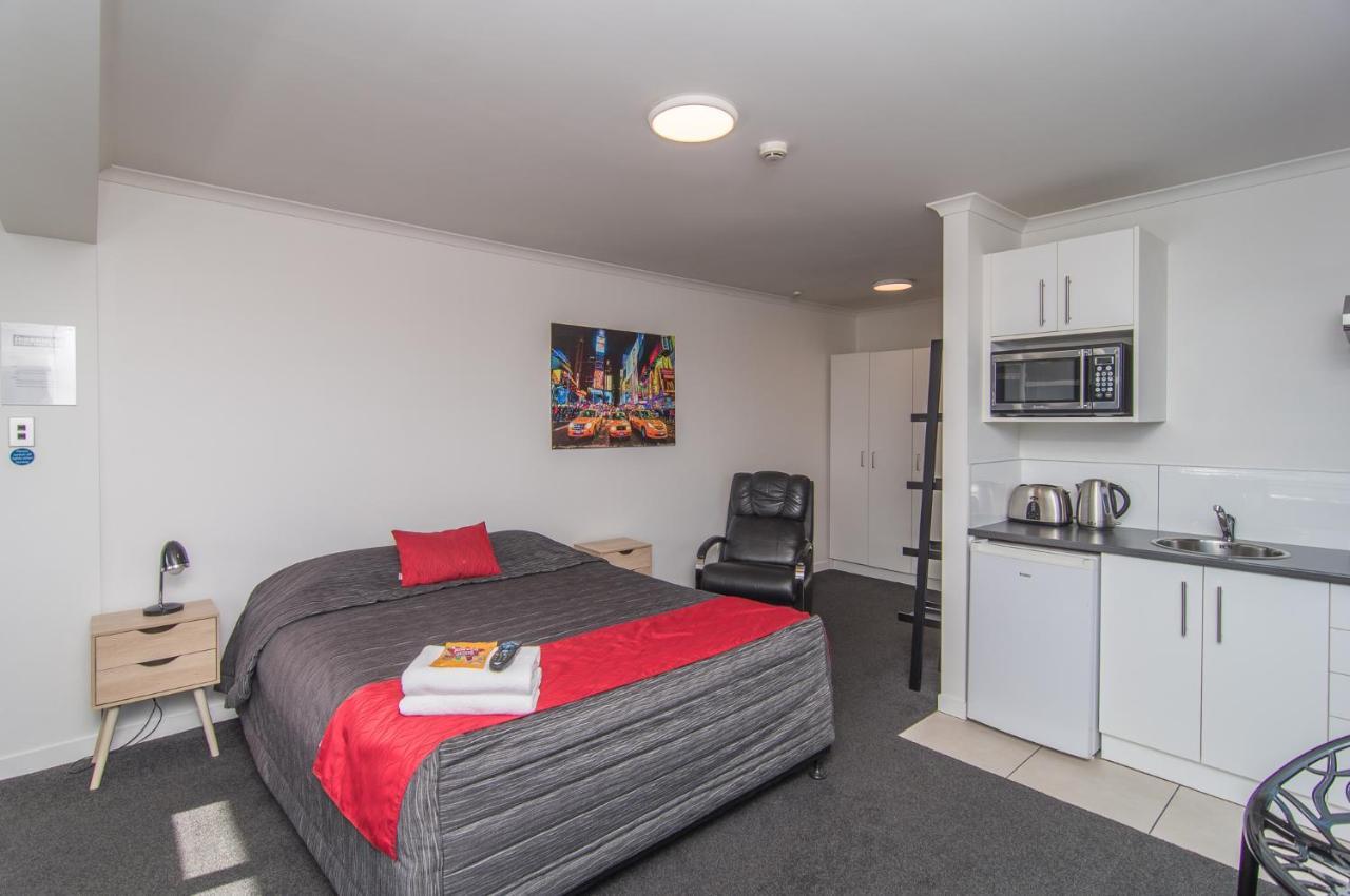 טימארו The Hibernian Studio Apartments - 4 Latter Street מראה חיצוני תמונה