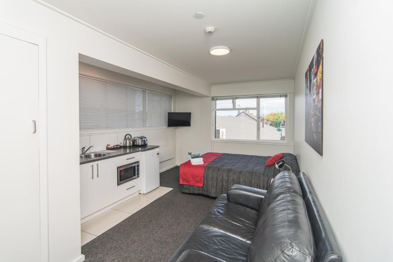 טימארו The Hibernian Studio Apartments - 4 Latter Street מראה חיצוני תמונה